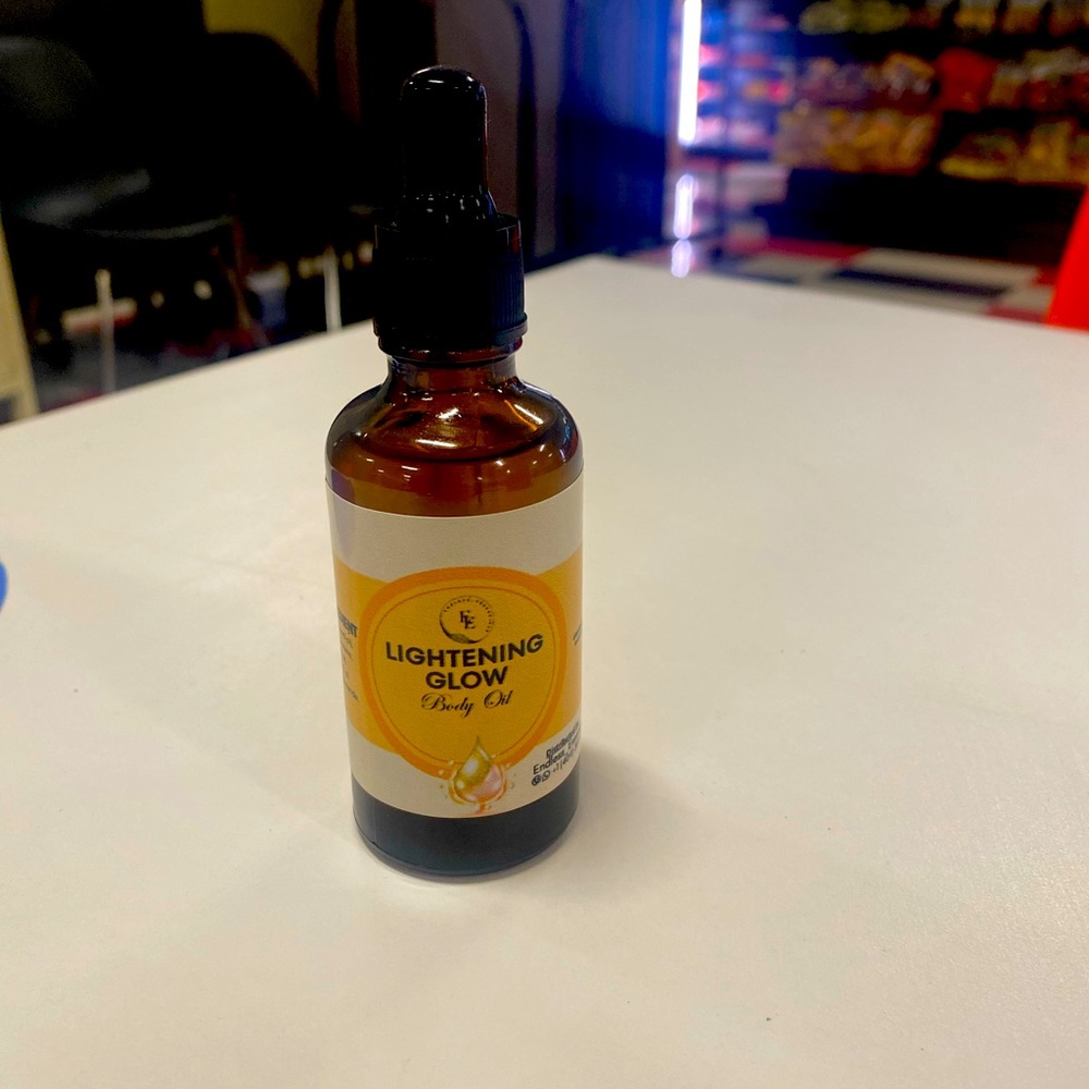 Lightening body oil